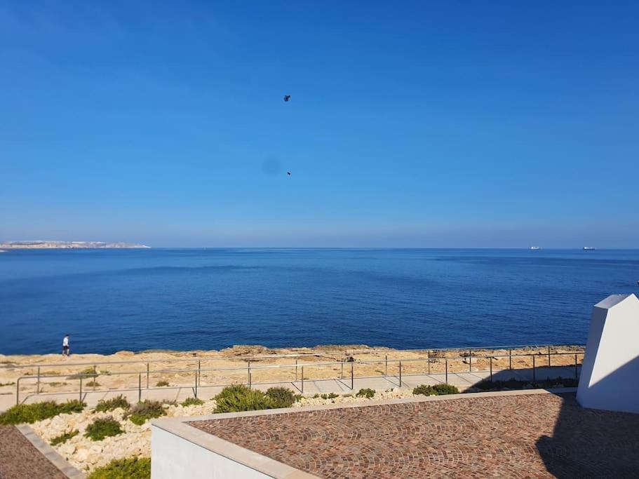 Private Room In A Modern Apartment With Pool And Sea View St. Paul's Bay Dış mekan fotoğraf